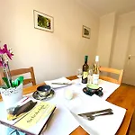 Burggarten Wine Residences - Wein Direkt Vom Winzer, Ebike & Eauto Aufladen Und Parken Apartment